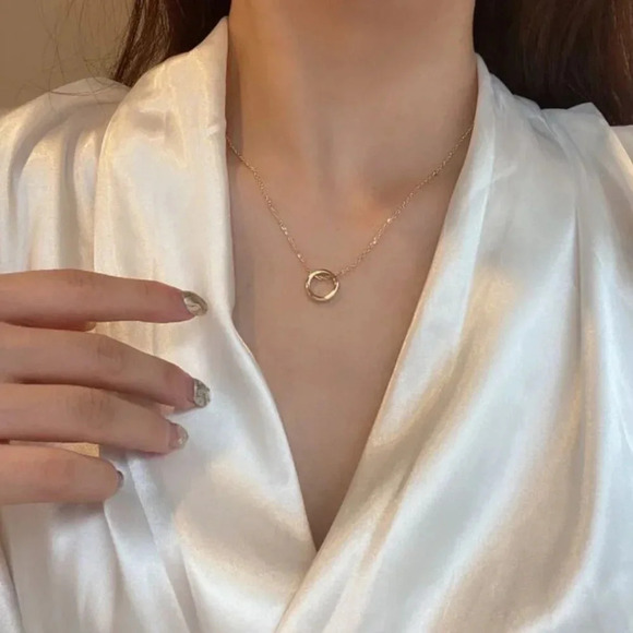Sterling Silver Minimalist Circle Pendant Necklace - Picture 1 of 8